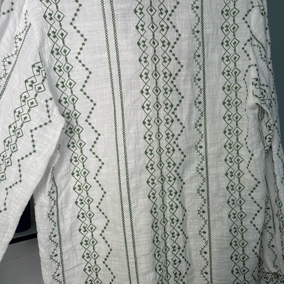 Green Patterned Button-Up Shirt - Picture 5 of 5